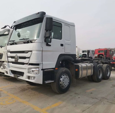 SINOTRUK HOWO 6X4 420hp Tractor Truck