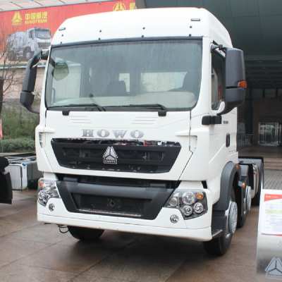 SINOTRUCK HOWO 6x2 tractor truck (336HP)
