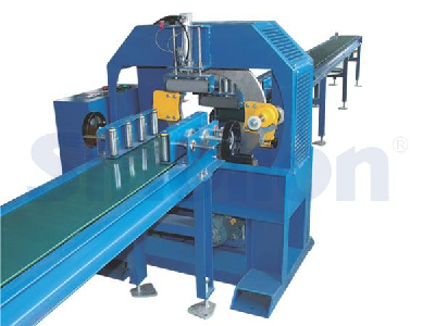 Horizontal winding packing machine