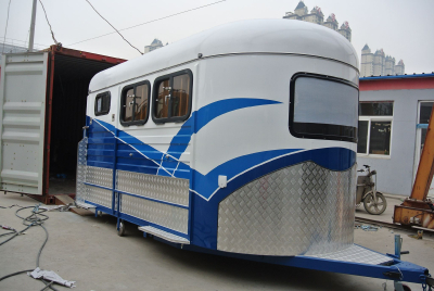 High quality deluxe horse trailer made in china