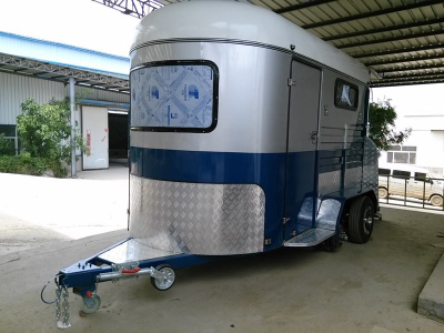 2 horse straight load trailer with kitchenette