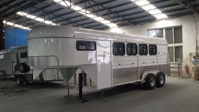 china gooseneck horse trailer for 4 horse loading,gooseneck horse floats china