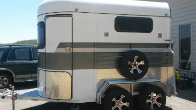 deluxe two horse float with front cupboard