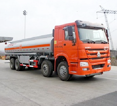 HOT SALE !!! SINOTRUK HOWO 8X4 20m3 Oil Tank Truck