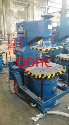 Foundry clay sand molding machine