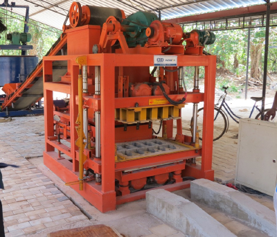 Factory Hot-selling High Yield QTJ4-26 Semi-automatic Concrete Brick Making Machine Price Liset In Kenya