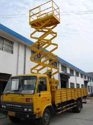 Vehicle mounted hydraulic elevator