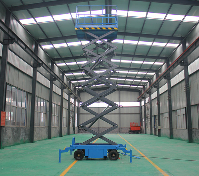 Mobile hydraulic elevator
