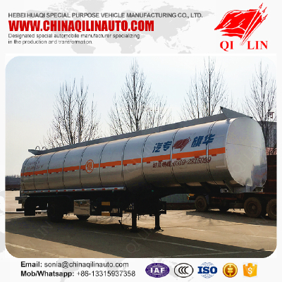 Dangerous liquids transport tank semi trailer with insulating layer