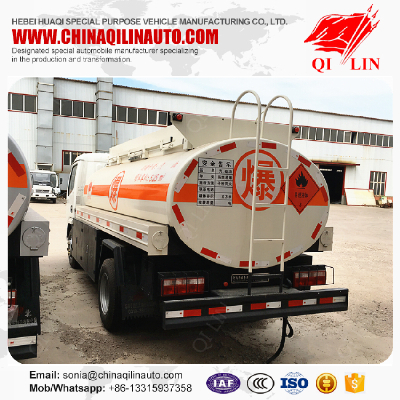 Max speed 80km/h storehouse Euro 4 oil tank truck for sale