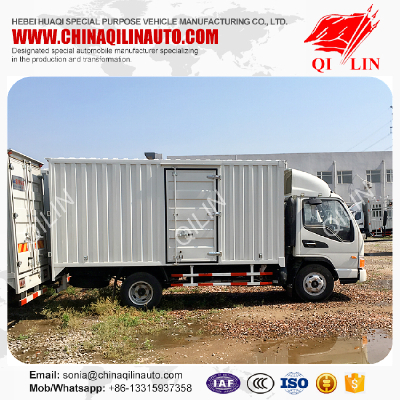 Displacement 3760ml diesel engine 4X2 van truck