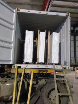 Gold particle inside artificial quartz stone slabs