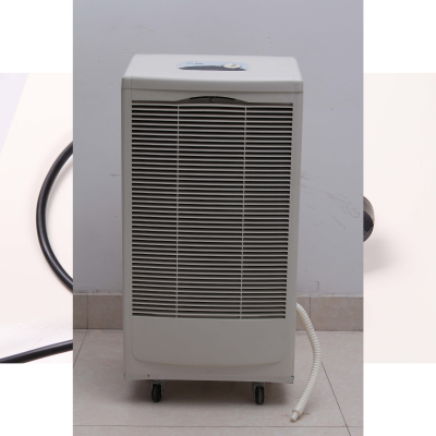 Movable type workshop with dehumidifier sold 880 b
