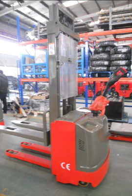 AC drive motor electric stacker lift with thick perspex partition