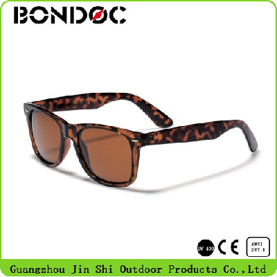 Women Hot Selling Frame Plastic Sunglasses