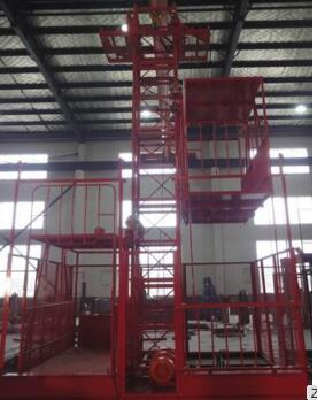  Construction lift