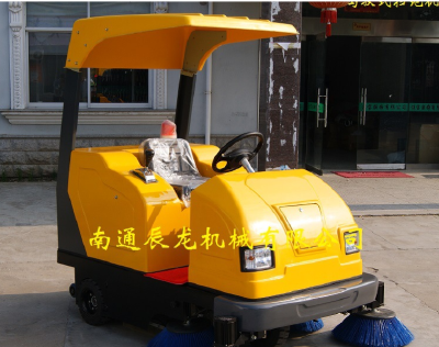 Ride-on Sweeper