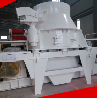 Impact type sand making machine