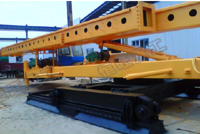 Hydraulic walking type CFG piling machine