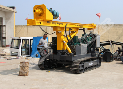 Crawler long spiral piling machine