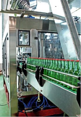 Liquid filling machine