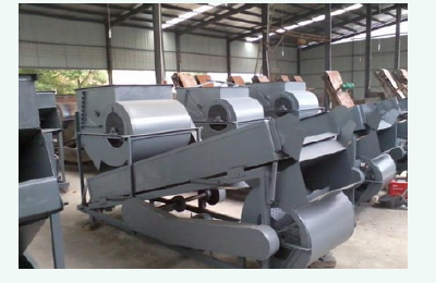 Peanut screening machine