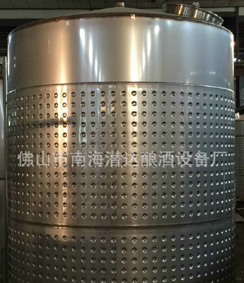 Wine fermentation tank