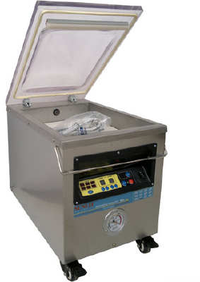 Vacuum sealing machine