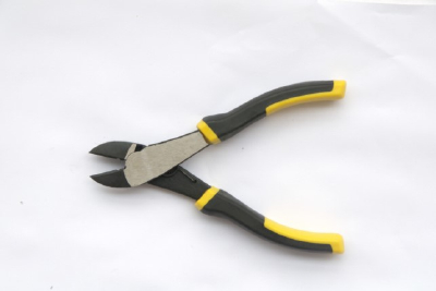 LVL1027Oblique nose pliers