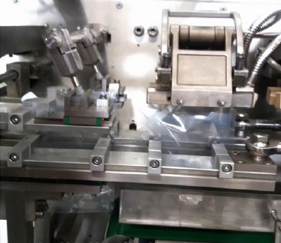 Food additive packing machine