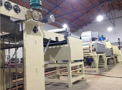 The cardboard paper curtain machine hot melt coating machine with PETkraft paper wax for seafood products packaging