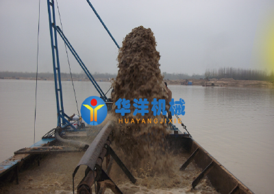 Transport pump dredger