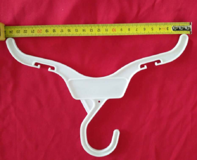 Seamless plastic clothes hanger shirt