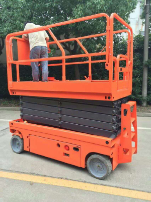 Self-propelled shear fork aerial work platform Self-propelled elevatorSelf-propelled elevator