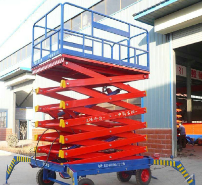 Four wheel mobile hydraulic lift