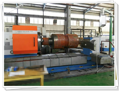 China Professional Lathe for Turning 40T Cylinder(CW61160)