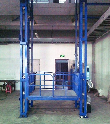 Chain rail car lifting platform