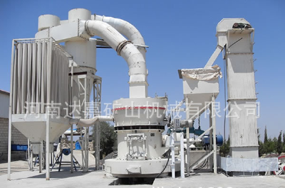 A full set of limestone crushing and grinding equipment