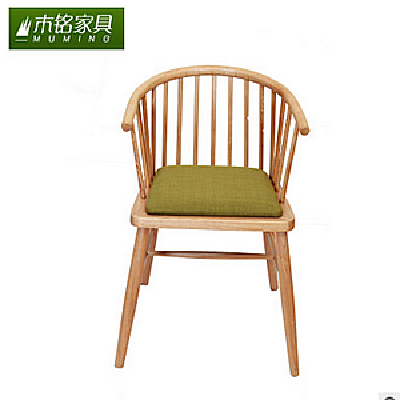 Solid wood round-backed armchair of Windsor