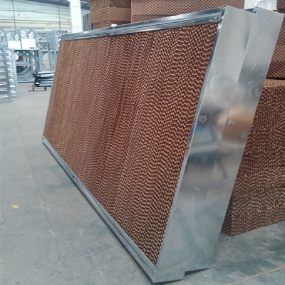 Evaporative cooling pad