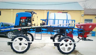Corn spraying machine