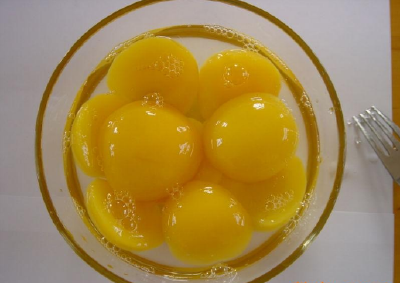 Yellow peach in syrup