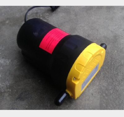 Oil suction pump for vehicle