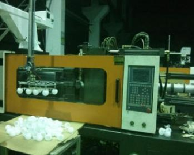 Blow molding machine