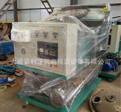 Pouring foaming equipment