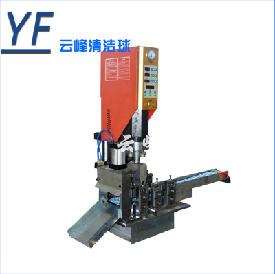Knitting machine