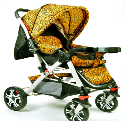 Four round baby carriage