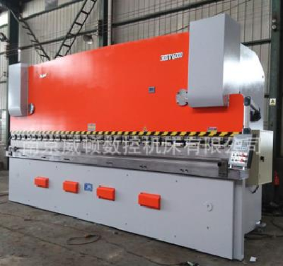 Hydraulic bending machine