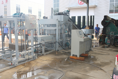 qtj4-20 automatic concrete block brick making machine