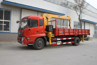 3.2T Crane truck-Dongfeng Trucks